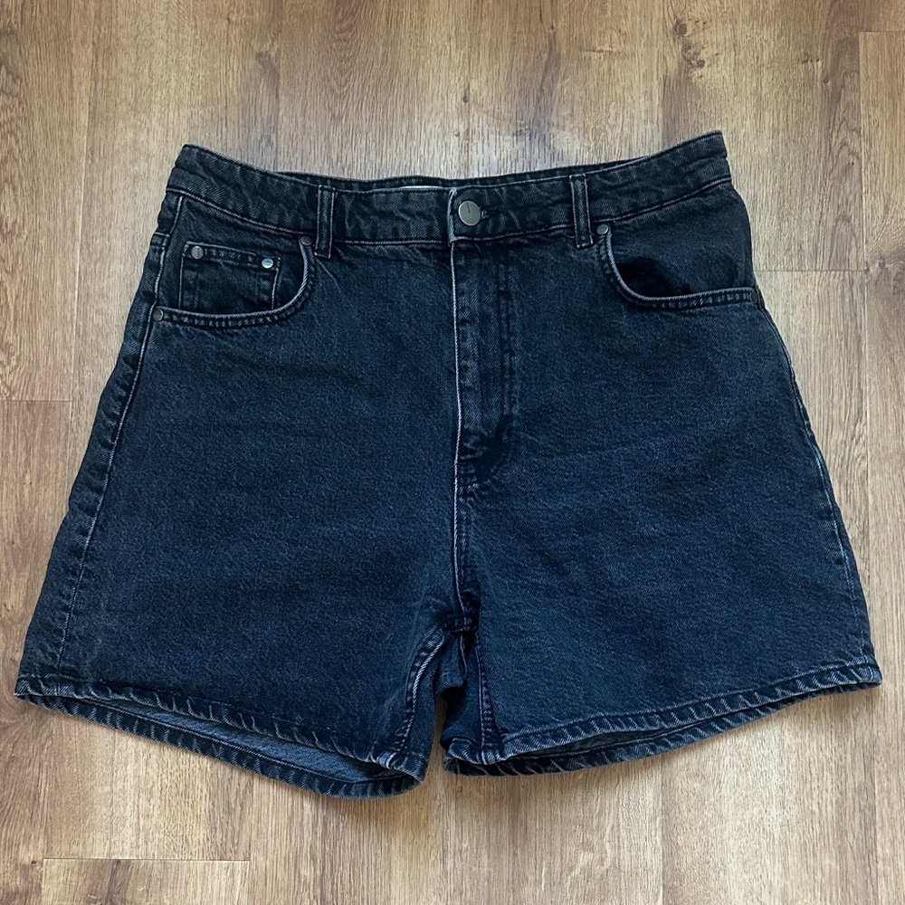Zara‎ Women’s Black Denim Jean Shorts Size 10